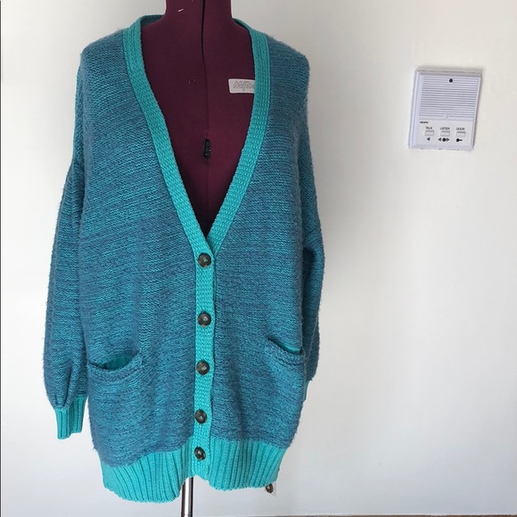 NWOT long 5 button cardigan - Picture 15 of 16